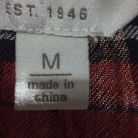 EUC Gray and Red Plaid Top (M) - Picture 4 of 9